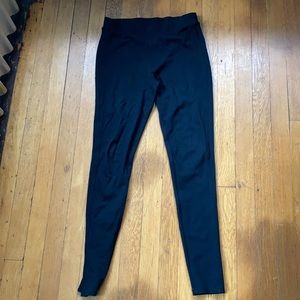 Simple black cotton leggings